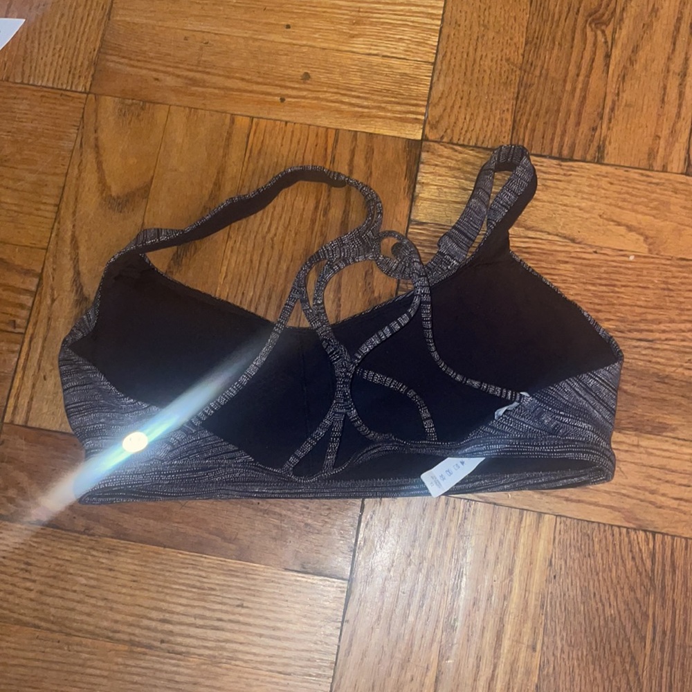 LULULEMON PATTERN CRISS CROSS SPORTS BRA WITH PADS - Picture 2 of 3